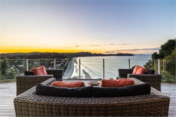 GARRATT VIEW - WAIHEKE ISLAND 