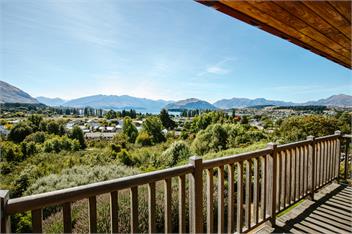 Bullock Creek Chalet | Sleeps 8 | Lake & Mountain Views - Wanaka