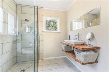 Fantail House Kaiuma Bay (Bachcare) - Havelock