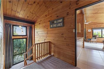 The Kinloch Lake House - 72 steps to the Lake! - Taupo