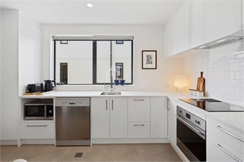 Modern Central Apartment (Bachcare) - Christchurch