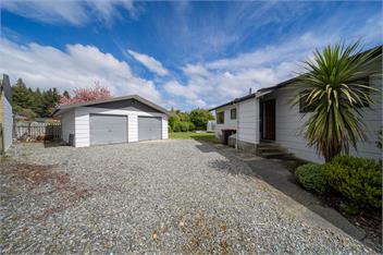 The Back Hut (Bachcare) - Te Anau
