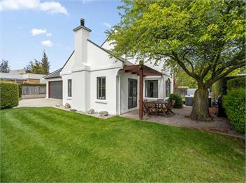 Kokomea House (Bachcare) - Wanaka