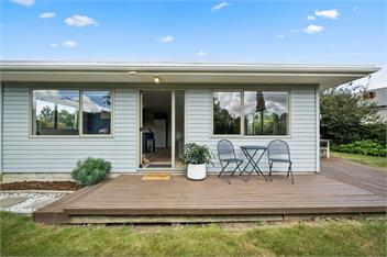 Sackville Sunshine (Bachcare) - Martinborough