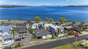 Pataka Lookout - 5 bdrms, close to lake & town - Taupo