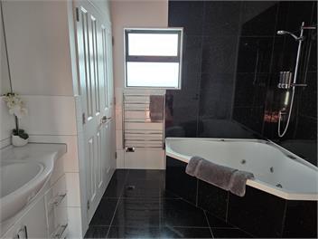 De Vine Martinborough 14 Luxury Accommodation - Wairarapa