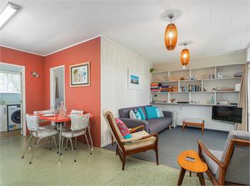 The Retro Shack (Bachcare) - Whitianga