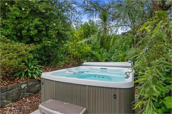 Spa and Surf Retreat (Bachcare) - 