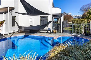 Tui Apartment 9 - Taupo *lake & heated pool! - 