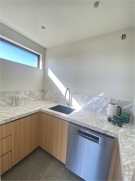 No.10 - A Boutique Harbour View Retreat -