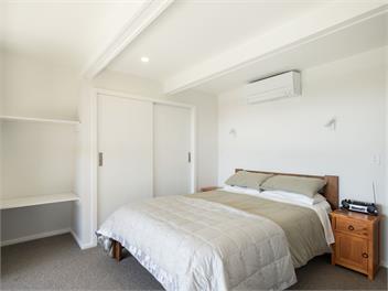 Paraparaumu Beach House · Dogs Welcome - Sunset Shores - 
