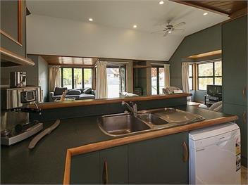Tranquil Tipperary (Bachcare) - Arrowtown