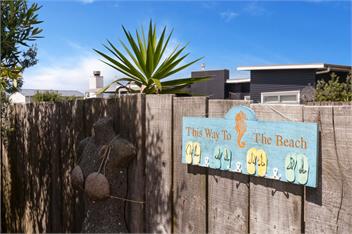 This Way To The Beach (Bachcare) - Omaha