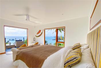 Te Koha: Luxury hillside beach residence @ Te Ngaere Bay - kaeo