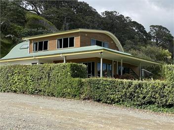 G B's Barn - Opotiki