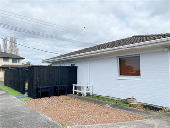 Pine Unit - Orewa Beach - Orewa