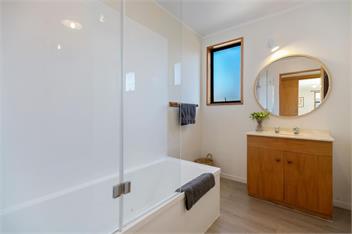 Downtown Delight (Bachcare) - Wanaka