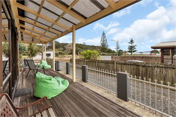 Seaside on Stratford (Bachcare) - Cable Bay