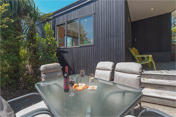 Bach 7 by the Sea - Marahau Holiday Home - Tasman