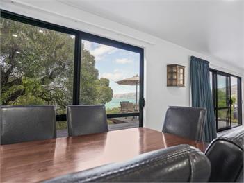 Kererū Views - Akaroa