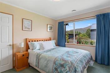 Mountain Views on Totara - Wanaka