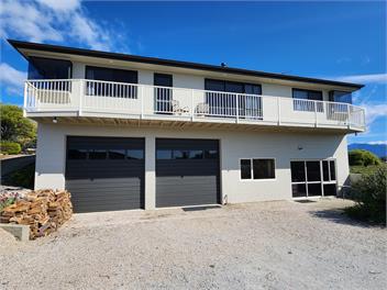 Pohara Surf and Turf - sleeps 10 - Golden Bay