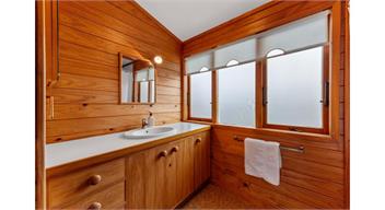 Lakefront Retreat (Bachcare) - Tauranga Taupo