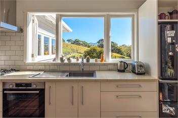 GRAPE SHED COTTAGE : Coast & Country - Waiheke Island