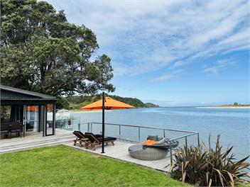 Absolute Waterfront - Ngunguru