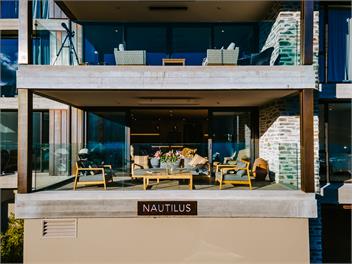 Central Wanaka Lakeview Luxury Apartment - Wanaka
