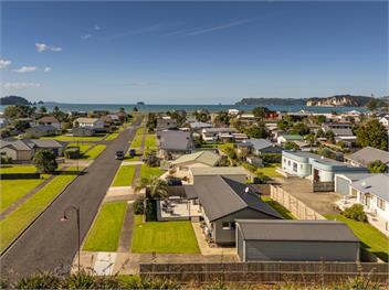 Seabreeze Surf House (Bachcare) - Whitianga