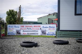 Ducati House (Bachcare) - Te Anau
