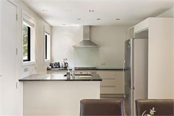 Central 4 BDR Home | WI-FI | Views | Free Parking - Queenstown