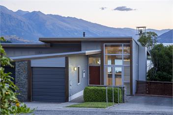 Amazing Lake & Mountain Views - Queenstown
