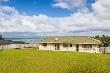 Bay Heights Bach (Bachcare) - Kaitaia