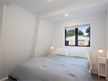Paraparaumu Beach House · Dogs Welcome - Sunset Shores - 
