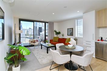 Christchurch CBD · Balcony · Walk Everywhere - 180 on Hereford - 