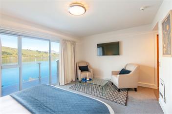Alpine Village - Lake Edge Apartment B - Queenstown