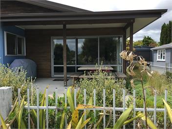 4 Johns Road, Moana -