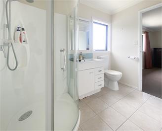 Stunning Panoramic views - 5 Bedrooms - 15m to Wanaka - Wanaka