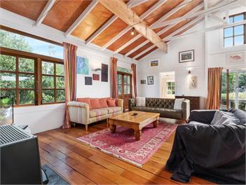 Olde Beach Lux - Waikanae