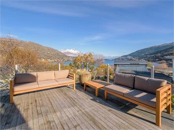 Lake Views on Yewlett (Bachcare) - Queenstown