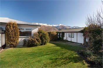Townside Treat (Bachcare) - Wanaka