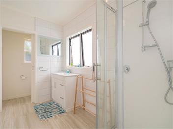 Beach House on Hetherington (Bachcare) - Whangamata