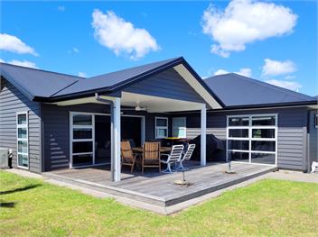 Hosts on the Coast Jackman Satisfaction - Whitianga