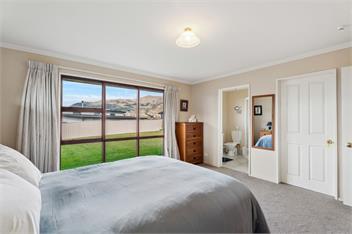 Alpine Scenery (Bachcare) - Wanaka