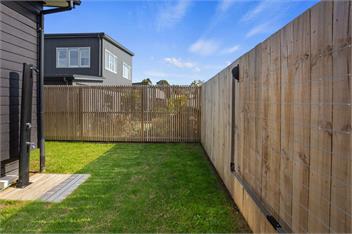 Modern Family Bach (Bachcare) - Waihi