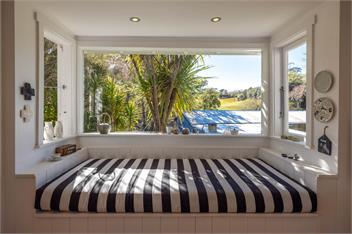 GRAPE SHED COTTAGE : Coast & Country - Waiheke Island