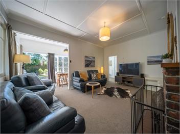 Fiordland Hideaway (Bachcare) - Te Anau