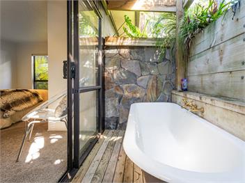 Living The Dream (Bachcare) - Whitianga
